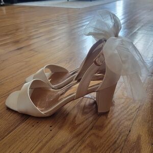 Bridal Elegant Cream Heeled Sandals with Bow